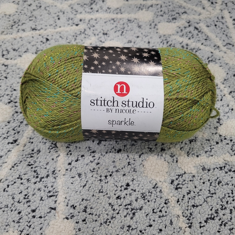 Stitch Studio by Nicole Sparkle Yarn in Emerald Green
